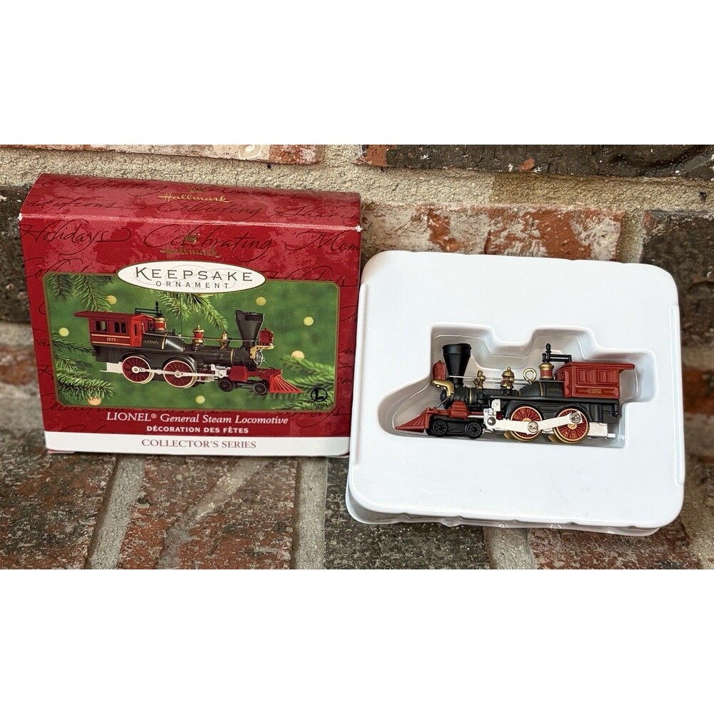 HALLMARK KEEPSAKE ORNAMENT - LIONEL TRAIN GENERAL STEAM LOCOMOTIVE - 2000 B